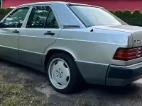 Gebraucht Mercedes 190 108 PS (79 kW) 1991 Silber Limousine