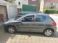 Gebraucht Peugeot 206 60 PS (44 kW) 2011 Grau Kleinwagen