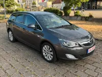 Gebraucht Opel Astra 165 PS (121 kW) 2012 Grau Kombi