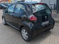 Gebraucht Toyota Aygo 68 PS (50 kW) 2012 Schwarz Kleinwagen
