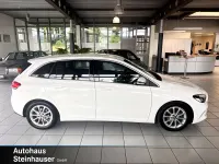 Gebraucht Mercedes B180 Progressive 136 PS (100 kW) 2019 Weiß Kleinwagen