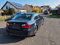 Gebraucht BMW 320 150 PS (110 kW) 2006 Blau Limousine