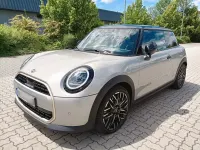 Gebraucht Mini Cooper Favoured 156 PS (114 kW) 2024 Silber Kleinwagen