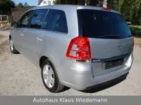 Gebraucht Opel Zafira Design Edition 110 PS (80 kW) 2011 Silber Van / Kleinbus