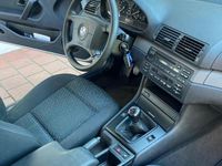 Gebraucht BMW 318 143 PS (105 kW) 2002 Silber Coupé