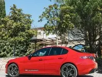 Gebraucht Alfa Romeo Giulia 280 PS (205 kW) 2026 Rot Limousine