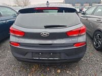 Gebraucht Hyundai i30 Trend 140 PS (102 kW) 2017 Grau Limousine