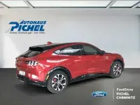 Gebraucht Ford Mustang Mach-E 197 kW (269 PS) 2022 Rot(metallic) SUV