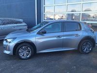 Gebraucht Peugeot e-208 Allure+ 100 kW (136 PS) 2023 Silber Kleinwagen
