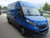 Gebraucht Iveco Daily 175 PS (128 kW) 2022 Blau Van / Kleinbus