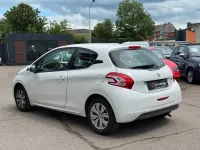 Gebraucht Peugeot 208 Access 68 PS (50 kW) 2013 Weiß Kleinwagen