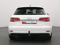 Używany Audi A3 S-Line 150 KM (110 kW) 2019 Biały Sedan/Limuzyna
