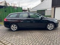 Gebraucht Peugeot 308 SW Active 131 PS (96 kW) 2019 Noir perla nera Kombi
