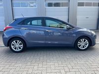 Gebraucht Hyundai i30 Style 135 PS (99 kW) 2012 Blau Limousine