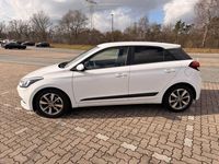Gebraucht Hyundai i20 Active 90 PS (66 kW) 2017 Weiß Kleinwagen