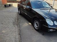 Gebraucht Mercedes E220 Avantgarde 170 PS (125 kW) 2008 Schwarz Limousine