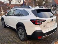 Neu Subaru Outback Platinum 169 PS (124 kW) 2026 Crystal white Kombi
