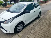 Gebraucht Toyota Aygo 69 PS (50 kW) 2017 Weiß Kleinwagen