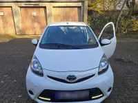 Gebraucht Toyota Aygo Cool 68 PS (50 kW) 2013 Weiß Kleinwagen