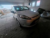 Gebraucht Ford Fiesta 60 PS (44 kW) 2009 Silber Kleinwagen
