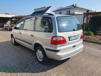 Gebraucht Ford Galaxy Ambiente 116 PS (85 kW) 2002 Silber Van / Kleinbus