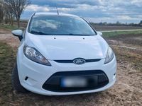 Gebraucht Ford Fiesta 60 PS (44 kW) 2011 Weiß Kleinwagen