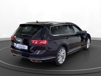 gebraucht VW Passat Passat Variant EleganceVariant 2.0 TDI 4M R-Line AHK Matrix-LED LM 19"