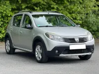 Używany Dacia Sandero Stepway 84 KM (61 kW) 2012 Srebrny SUV