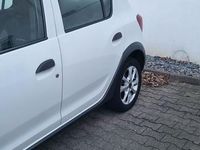 Gebraucht Dacia Sandero Stepway 88 PS (64 kW) 2013 Weiß Limousine
