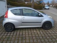 Gebraucht Peugeot 107 68 PS (50 kW) 2005 Silber Kleinwagen