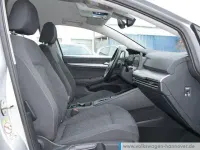 Second-hand VW Golf VIII Life 150 CP (110 kW) 2023 Argintiu Break