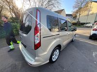 Gebraucht Ford Tourneo Connect Titanium 101 PS (74 kW) 2014 Silber Van / Kleinbus