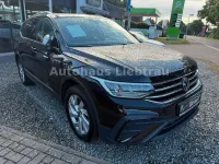 Gebraucht VW Tiguan Allspace Life 150 PS (110 kW) 2023 Schwarz SUV