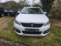 Gebraucht Peugeot 308 Active 120 PS (88 kW) 2017 Weiß Kombi
