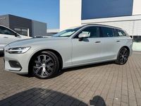 Gebraucht Volvo V60 Core 197 PS (144 kW) 2024 Grau Kombi