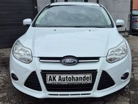 Gebraucht Ford Focus Trend 101 PS (74 kW) 2014 Weiß Kombi
