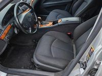 Gebraucht Mercedes E220 Elegance 150 PS (110 kW) 2002 Silber Limousine