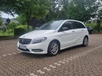Gebraucht Mercedes B180 122 PS (89 kW) 2012 Weiß Kleinwagen
