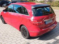 Gebraucht Mercedes B180 122 PS (89 kW) 2012 Rot Van / Kleinbus