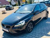 Gebraucht Volvo V40 Momentum 190 PS (139 kW) 2017 Schwarz Limousine