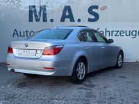 Second-hand BMW 525 177 CP (130 kW) 2004 Argintiu Berlinǎ