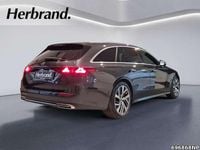 Gebraucht Mercedes E300 Avantgarde 204 PS (150 kW) 2024 Metalliclack graphitgrau Kombi