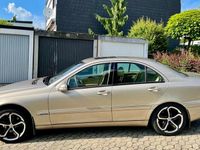 Gebraucht Mercedes C220 Elegance 143 PS (105 kW) 2000 Gold Limousine