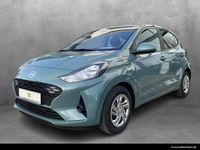 Gebraucht Hyundai i10 Select 63 PS (46 kW) 2025 Mangrove green / mic Kleinwagen