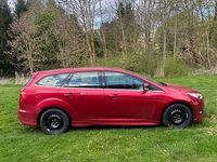 Używany Ford Focus Titanium 120 KM (88 kW) 2015 Czerwony Sedan/Limuzyna