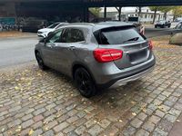 Gebraucht Mercedes GLA220 170 PS (125 kW) 2015 Grau SUV