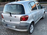 Gebraucht Toyota Yaris 60 PS (44 kW) 2004 Silber Kleinwagen