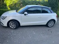 Gebraucht Audi A1 Attraction 90 PS (66 kW) 2014 Weiß Kleinwagen