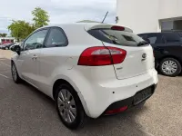 Gebraucht Kia Rio Edition 7 75 PS (55 kW) 2012 Weiß Kleinwagen