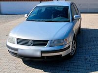 Gebraucht VW Passat 101 PS (74 kW) 1998 Silber Limousine